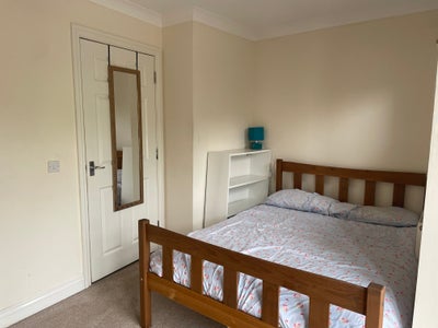 Light, Airy Double Room Main Photo