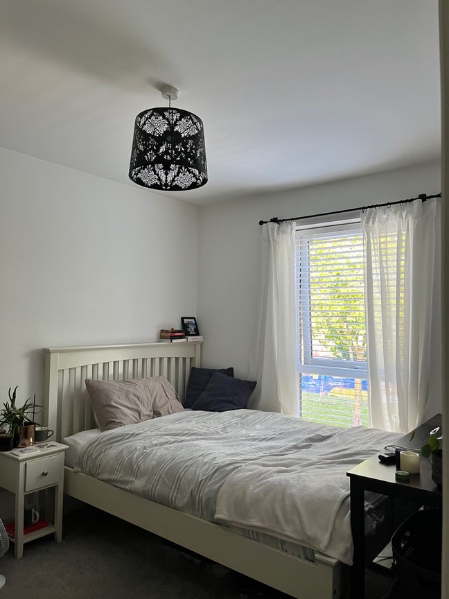 Double Bedroom available  Main Photo
