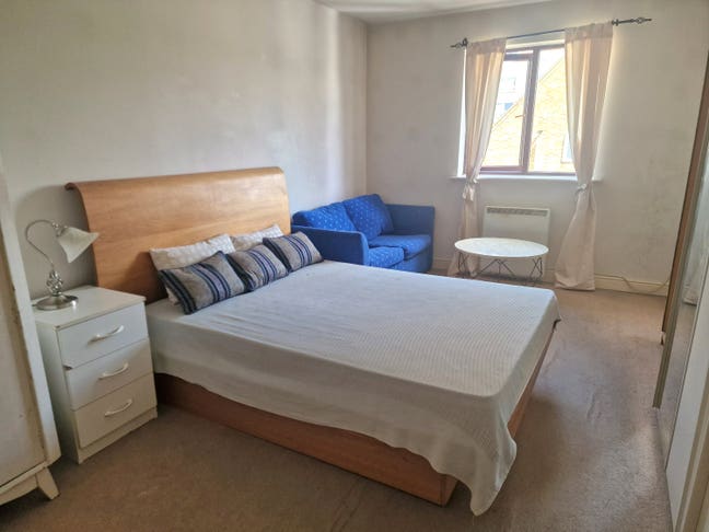 Sweet bright and large double room  Main Photo