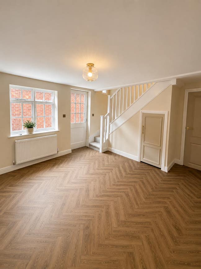 Brand New High Quality Town Centre Apartment Main Photo