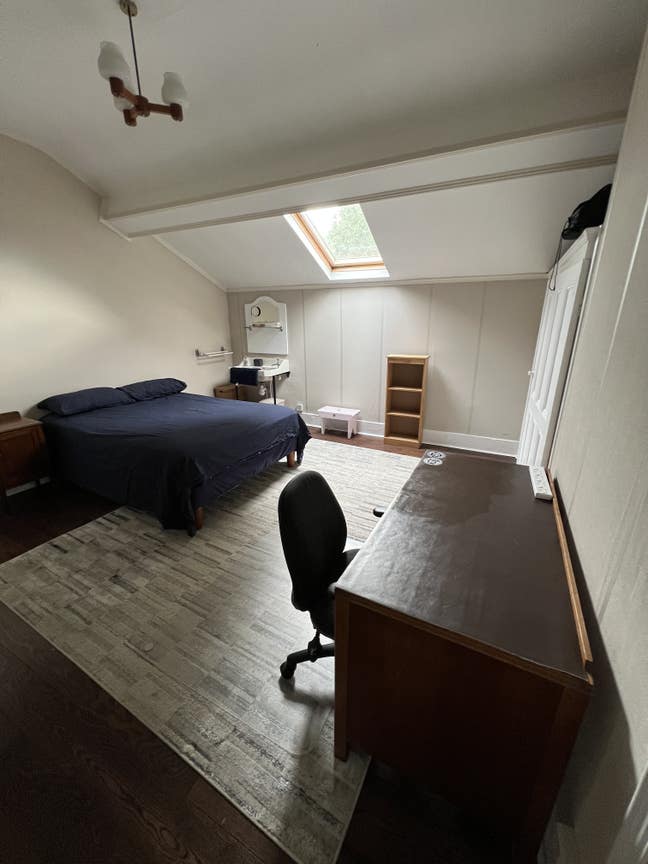 Double Room in Family Home near Lark Lane Main Photo