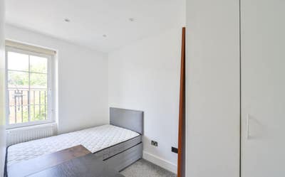 2 Bedroom duplex apartment in Borough Main Photo