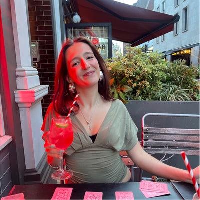 Student Female seeks a double room Main Photo