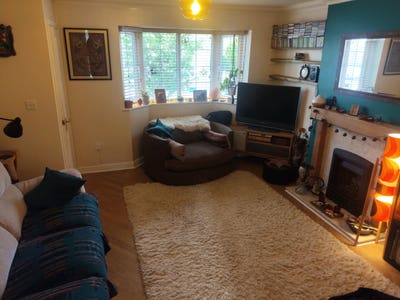 Small Double Rm and Small Single Rm in Old Town HB Main Photo