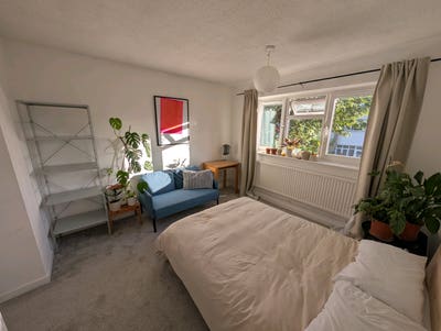 Dbl Room in a cosy flat Mon-Fri only Main Photo