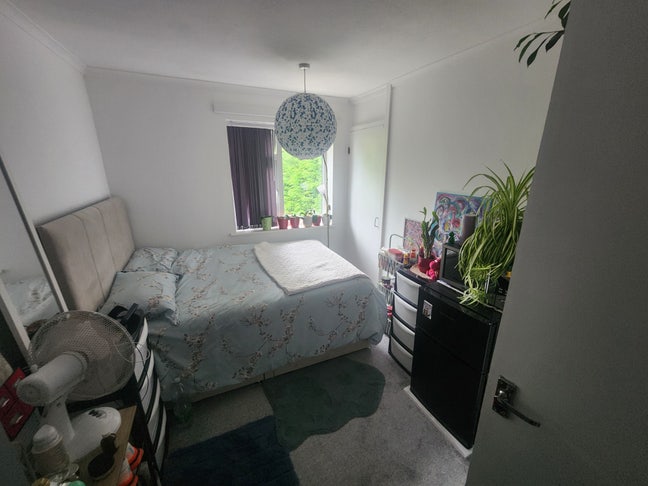 Lovely, newly décorated double bedroom.  Main Photo