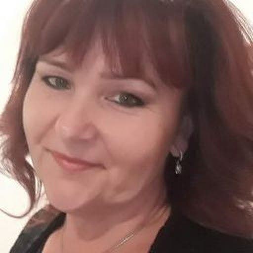 Professional Female seeks a single or double room Main Photo