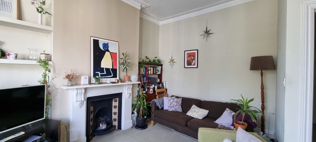 Double Bedroom in a lovely and cosy flat  Main Photo