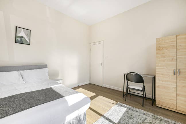 Bright Double Bedroom Inc All Bills in Wandsworth  Main Photo
