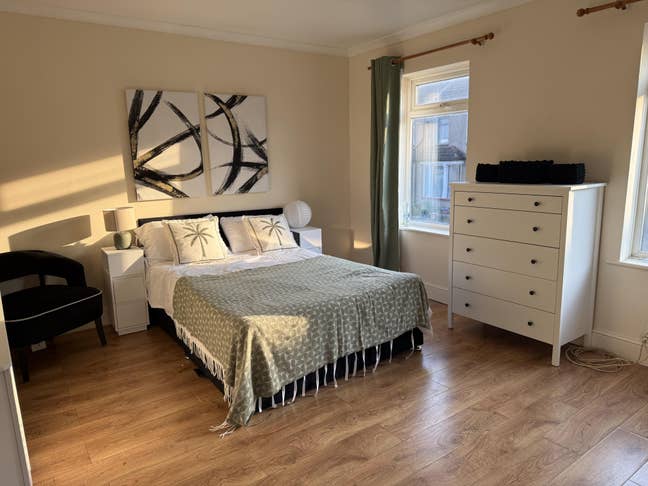 Master bedroom - Bills and cleaner included Main Photo