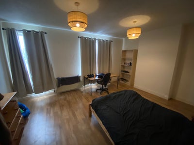 Large Double in Moseley Main Photo