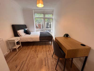 Super Cozy & Central Rooms Main Photo