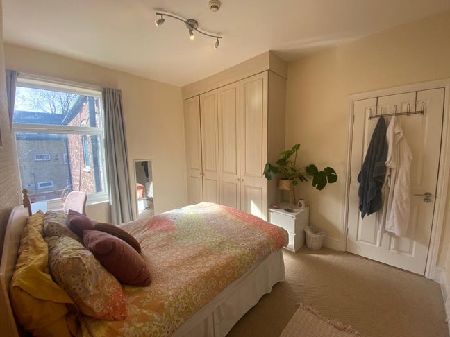 Double bedroom - W.Dids Female Professional Main Photo