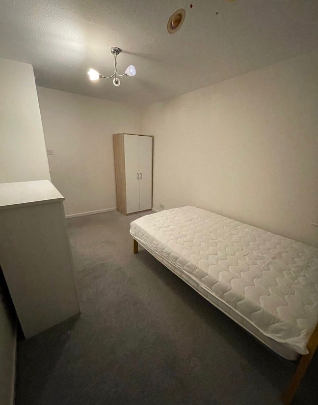 ⭐️Spacious Double Room Available | Peckham SE15 Main Photo