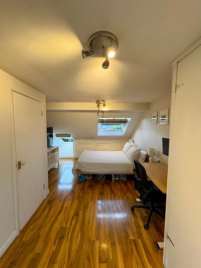Double room with en-suite  Main Photo