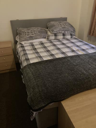 Double bedroom to rent Main Photo