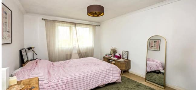 Double room  near station and BH football club Main Photo