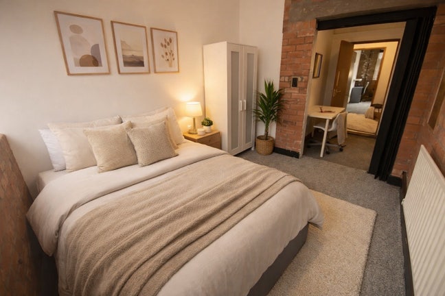 Double-Large City Centre Apart. Bills&Cleaner inc. Main Photo