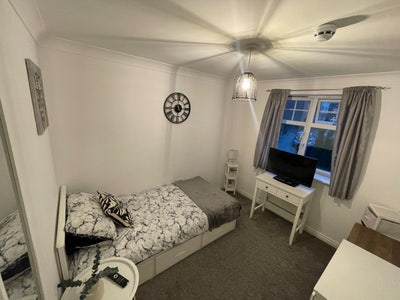 Modern Rooms For Rent near Leighton Hospital  Main Photo