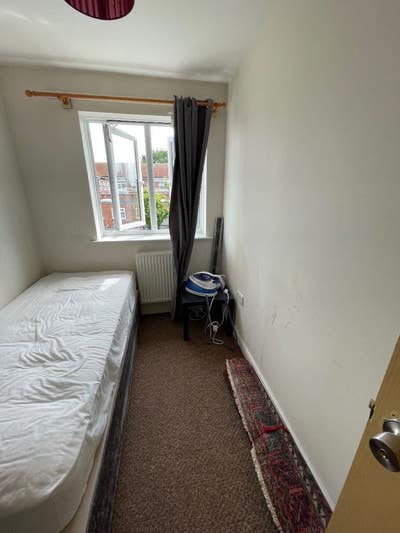 Single  Room Main Photo