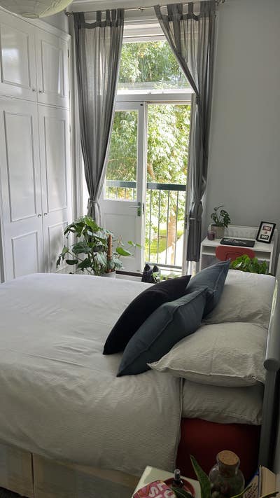 Huge double room in cute 2 bed flat in Wimbledon  Main Photo