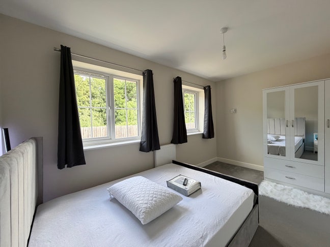 ✨ Premium Ensuite - Professional Household 🏡 Main Photo