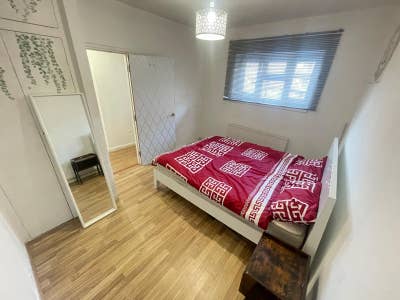 Nice 3 bed in a fantastic location for rent in E9. Main Photo