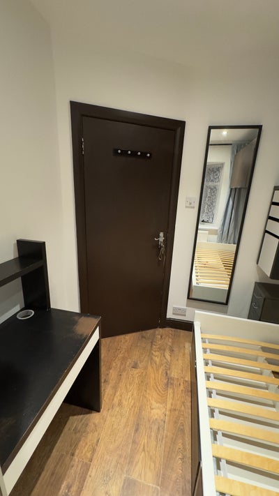 Single room in NW2 , Neasden  Main Photo