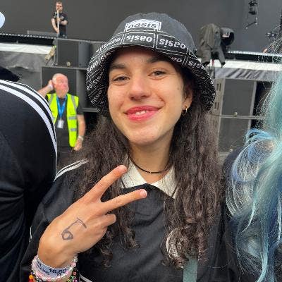Hi there! 🙌🏻  I'm Sofia, a 25-year-ol... Main Photo