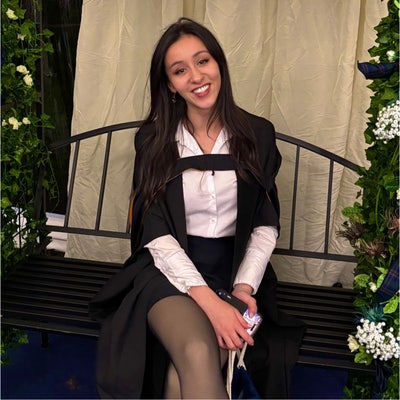Professional Female seeks a single or double room Main Photo