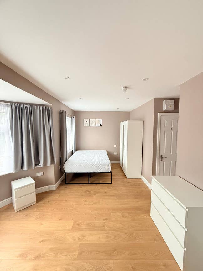 Studio 15 Mins to Enfield-Bills Included Main Photo