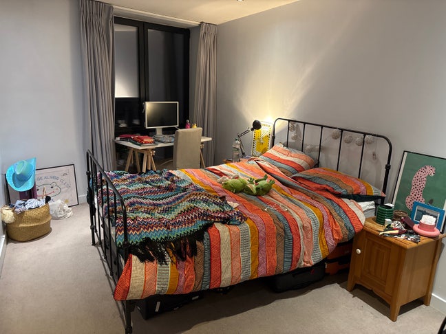 Double room in East London Main Photo