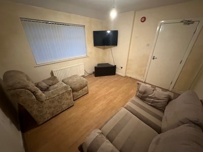 Double studio room for rent.  Main Photo