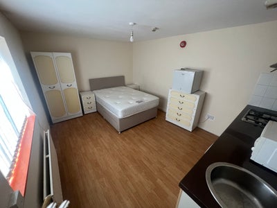 Double studio room for rent.  Main Photo