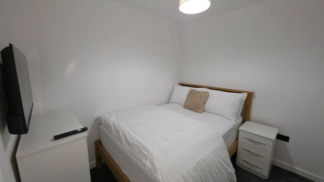 Beautiful room in a family home Main Photo