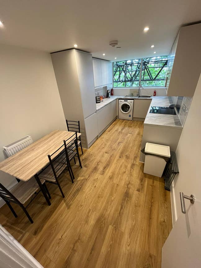 Lovel room in Latimer Road Main Photo