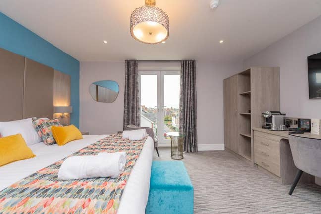 Luxury Double En-Suite in Renovated Townhouse Main Photo
