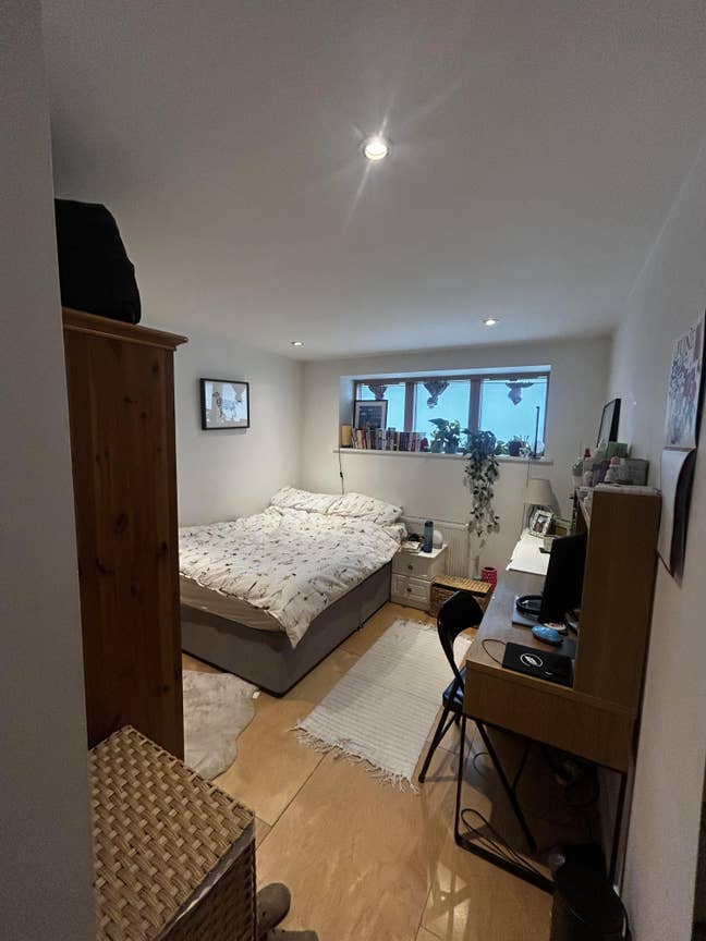 Double room in two-bed | Oval Main Photo