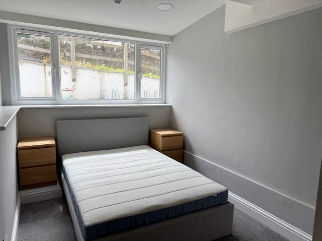 Brand New ENSUITE room Main Photo