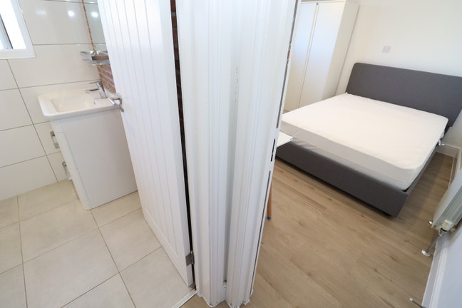 Cheapest Ensuite by Northern Line!  Main Photo