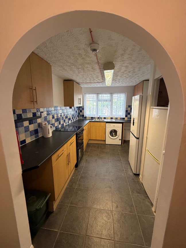 Large double room in new house Main Photo