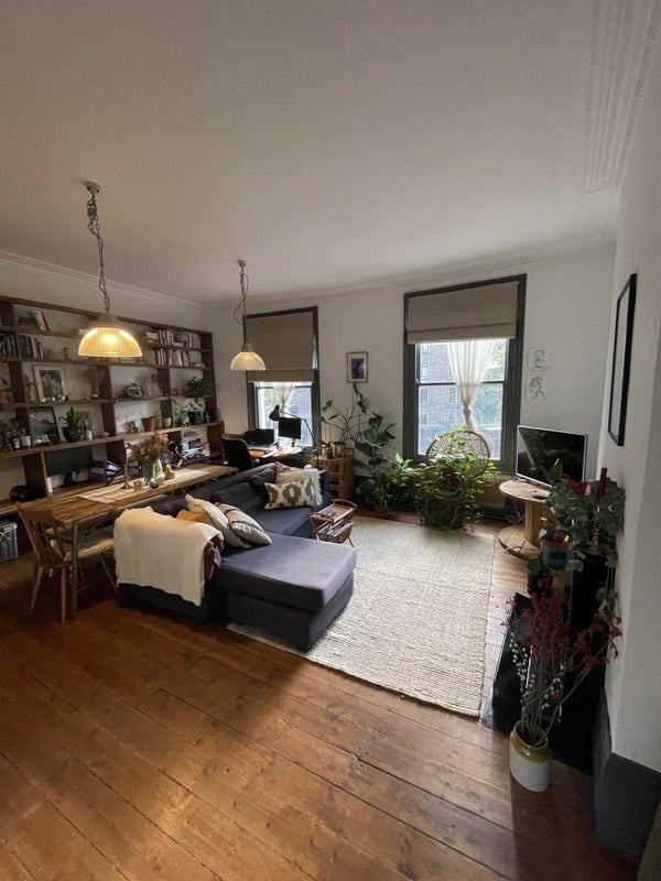 Room in 3 bed flat  Main Photo