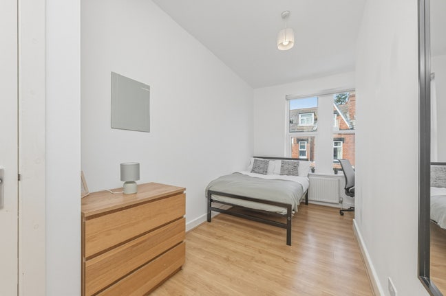 🏡 Refurbished Home for Professionals | Bills Inc Main Photo