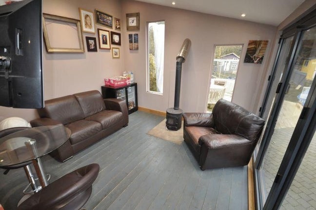 En-Suite Room with Kitchen in Beautiful Village Main Photo