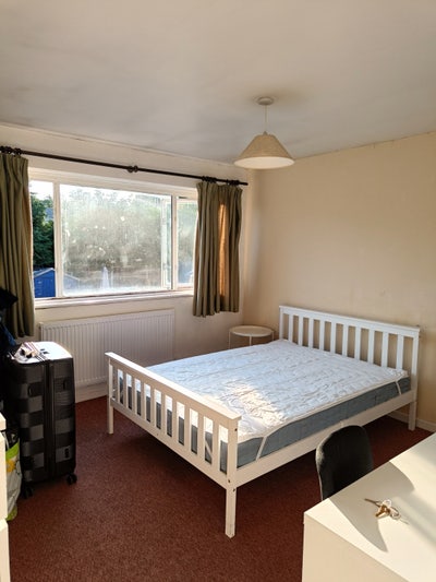 Spacious Double Room Available for Rent - 2 months Main Photo