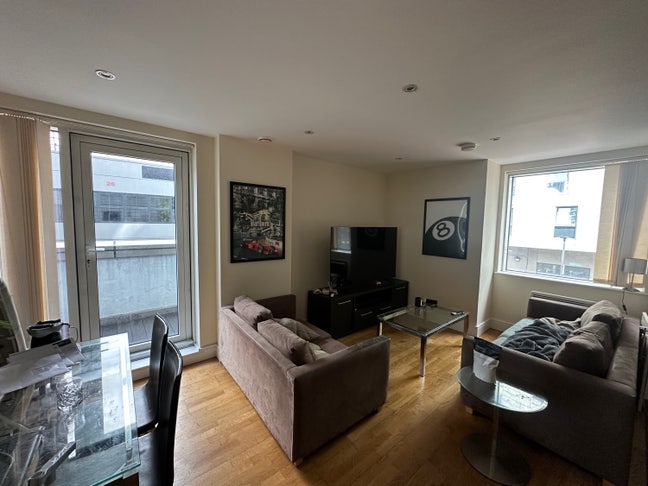 Large double room Canary Wharf mid-end July Main Photo