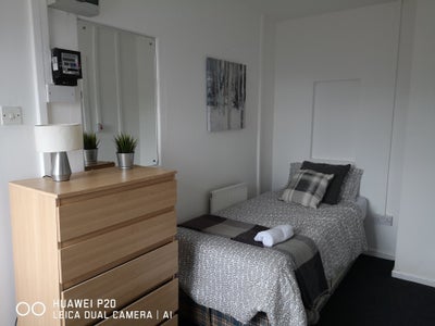 Doubles West Bromwich, book a viewing today! Main Photo