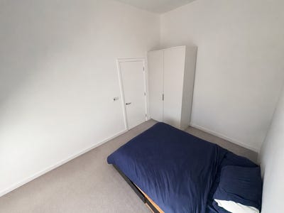 Bright Ground Floor 2-Bed Flat – Steps to Barking  Main Photo