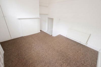 Modern 1-Bedroom Apartment in Newark Street Main Photo