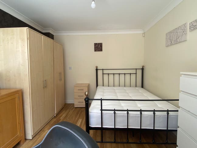 Comfy Double Room nr Marks Farm/A120 Main Photo